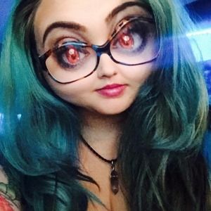 Meet your Posher, Becca